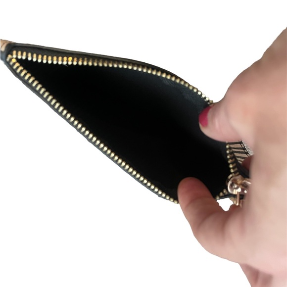 Zebra print Crossbody clutch - Picture 4 of 7